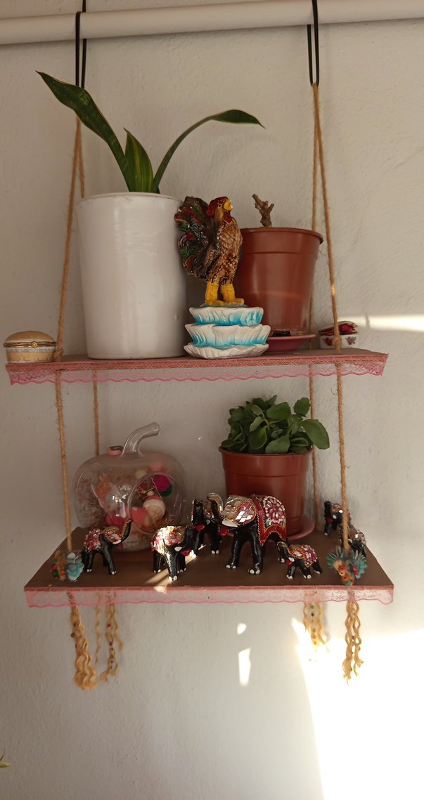 Pembe Dantel Kenarlı İki Katlı Ahşap Raf - Görsel 2