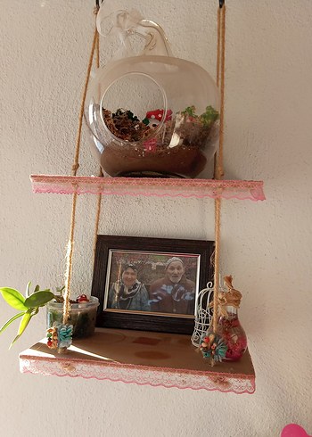 Pembe Dantel Detaylı Ahşap Duvar Rafı - Görsel 3