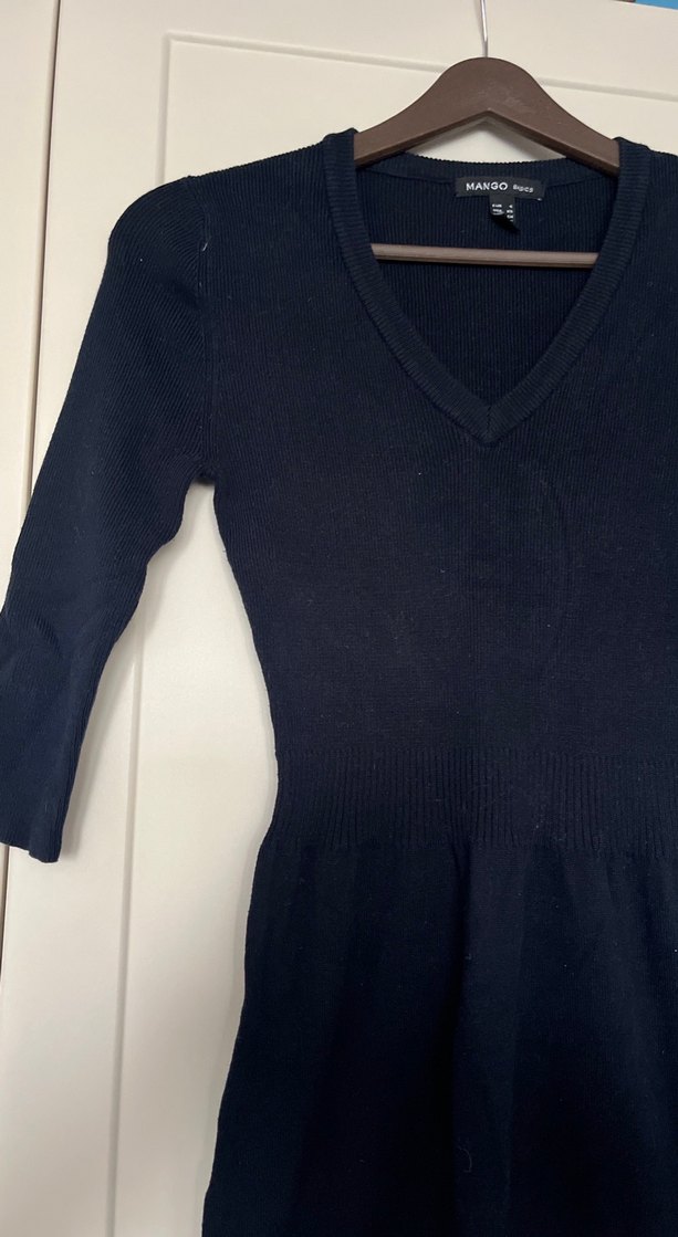 V Yaka Siyah Midi Triko Elbise - Görsel 4