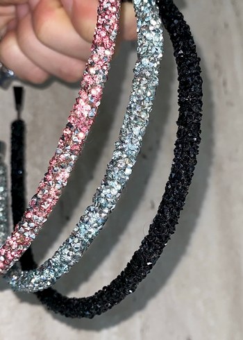 İnci İşlemeli Beyaz Gelin Tacı ve Yanında 3 Adet Taşlı Taç - Görsel 9