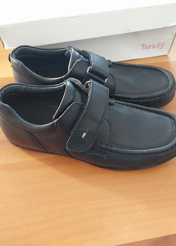 Tokalı Siyah Deri Erkek Çocuk Ayakkabısı - Görsel 2