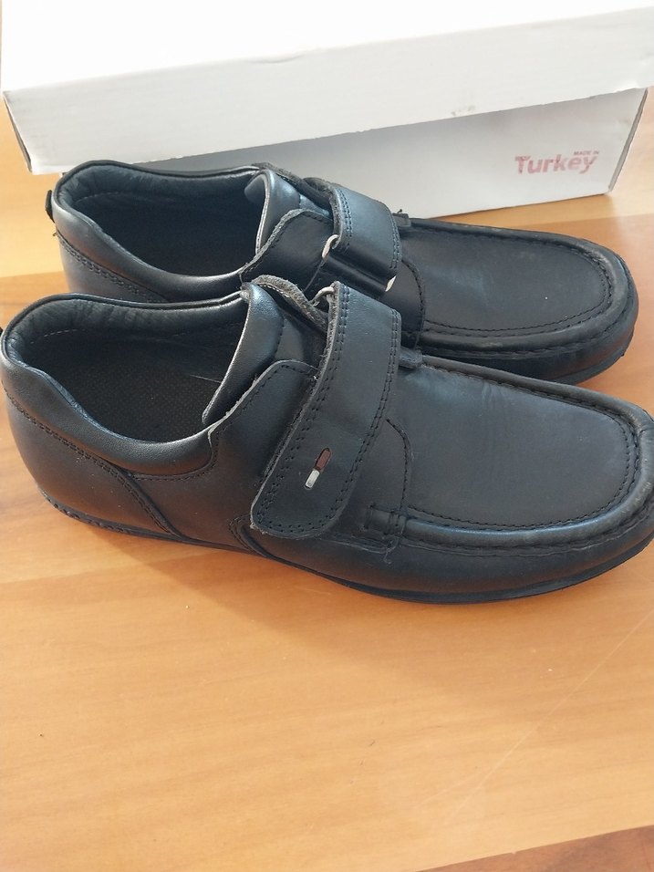 Tokalı Siyah Deri Erkek Çocuk Ayakkabısı - Görsel 2