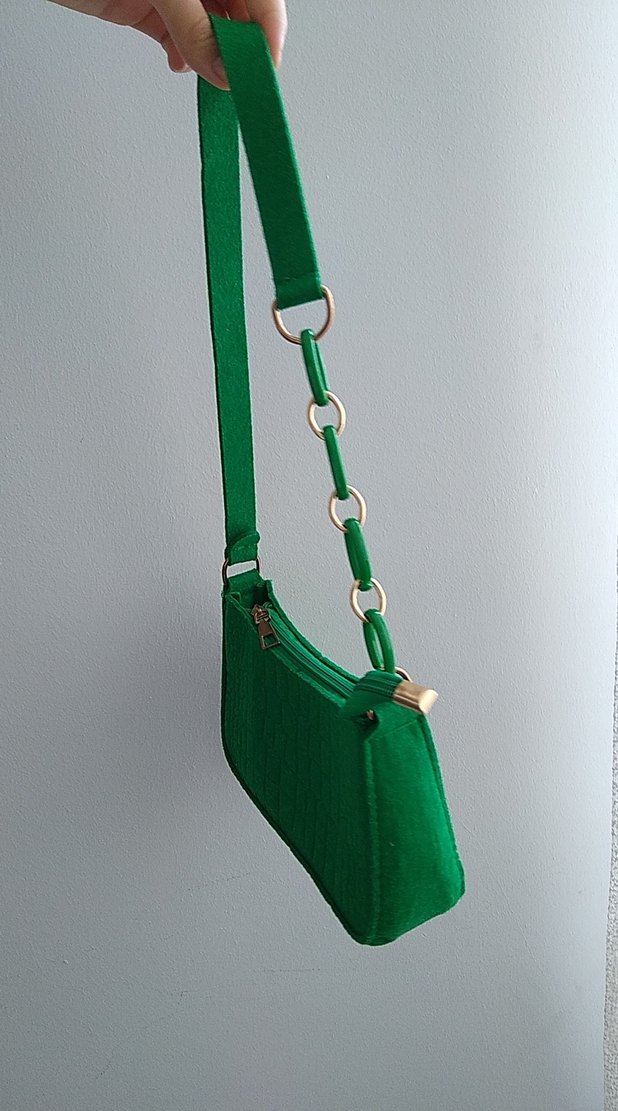 Zincir Detaylı Yeşil keçe Kadın Çanta - Görsel 2