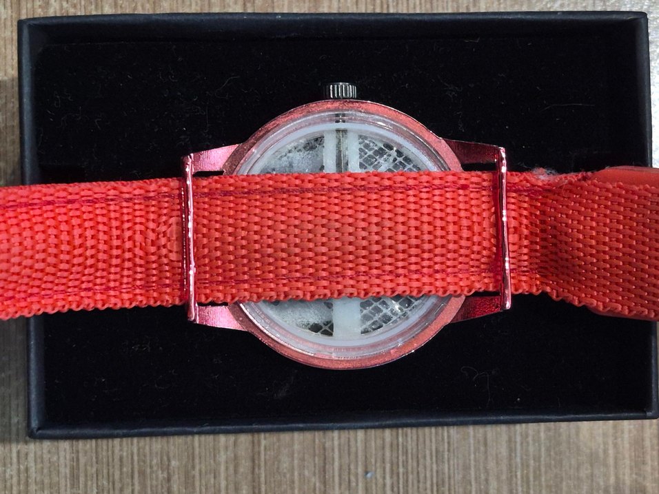 MODENA IŞIKLI KIRMIZI LED KORDONLU KADIN KOL SAATİ.. - Görsel 4