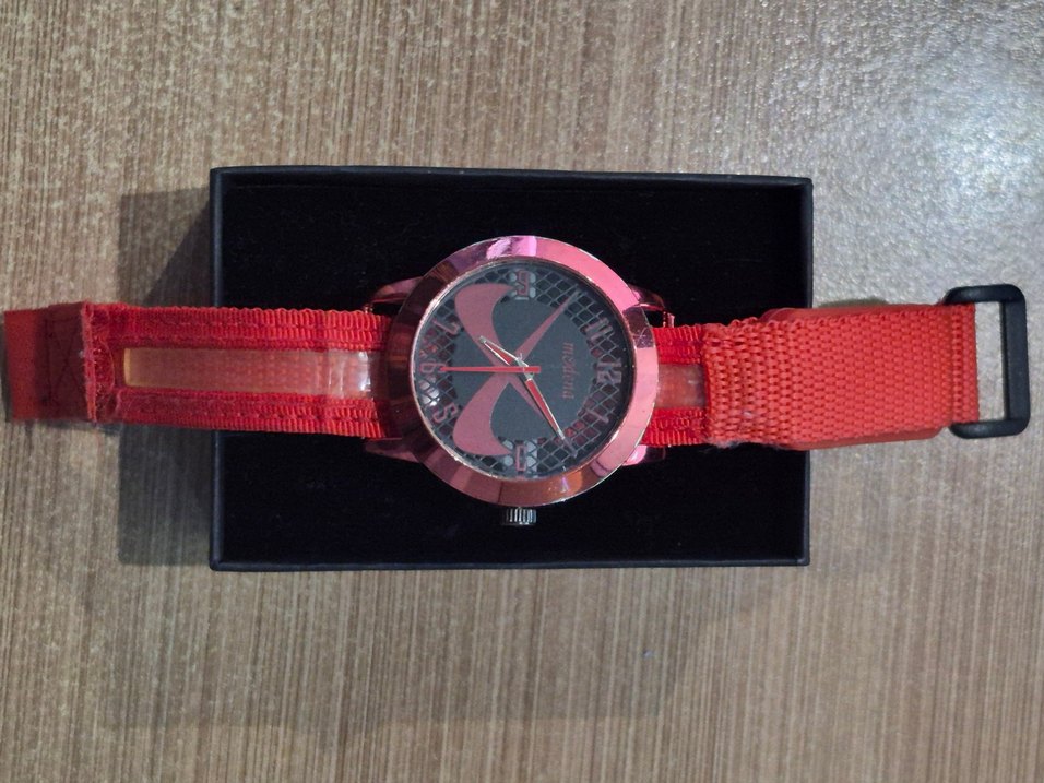 MODENA IŞIKLI KIRMIZI LED KORDONLU KADIN KOL SAATİ.. - Görsel 3