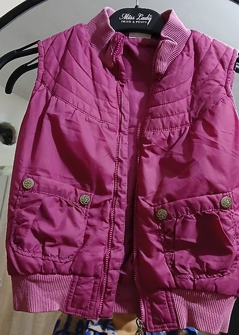 Kız Çocuk Mor Düğmeli Yelek - Görsel 3