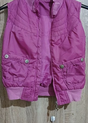 Kız Çocuk Mor Düğmeli Yelek - Görsel 4