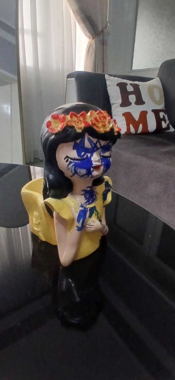 Çiçekli Taçlı Çok Renkli Figürin - Görsel 2