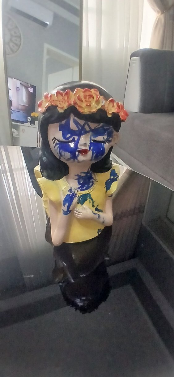 Çiçekli Taçlı Çok Renkli Figürin - Görsel 4