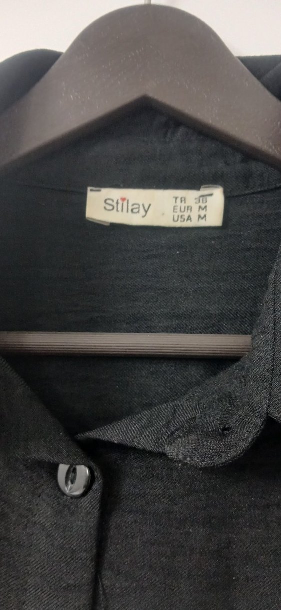 Siyah Düğmeli Uzun Kollu Kadın Gömlek - Görsel 3