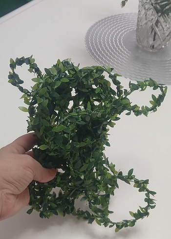 Yeşil Yapraklı Dekoratif Süsleme - Görsel 2