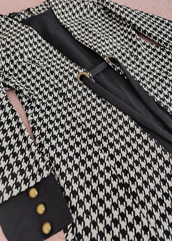 Düğmeli Siyah Beyaz Desenli Kadın Uzun Kaban - Görsel 2