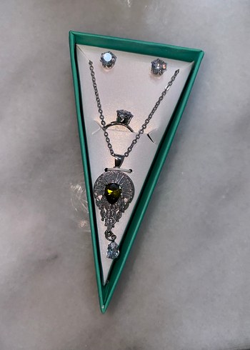 Yeşil Payetli Kadın Broş - Görsel 3