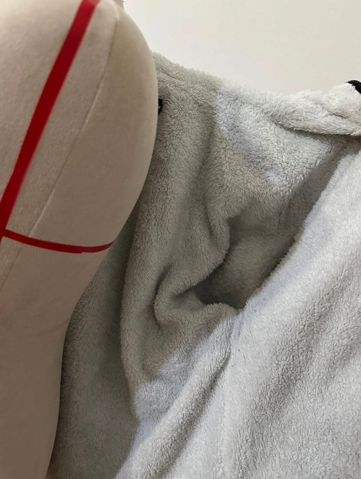 Kemer Detaylı Siyah Kapüşonlu Kadın Yağmurluk - Görsel 5