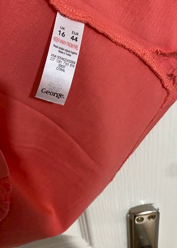 Kırmızı V Yakalı Dantel Detaylı Bohem Bluz - Görsel 4