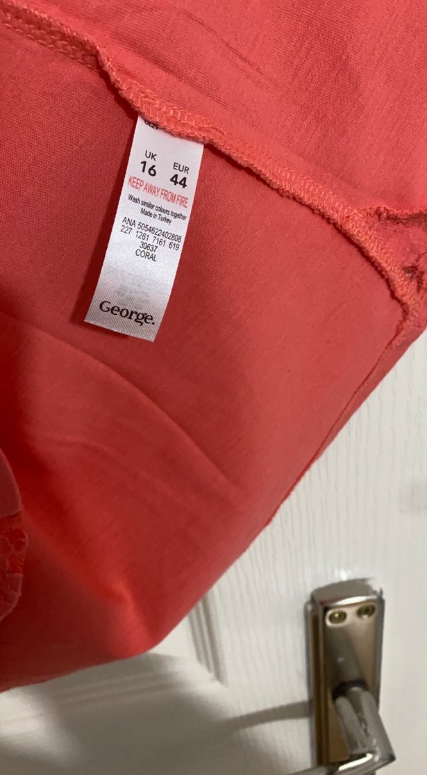 Kırmızı V Yakalı Dantel Detaylı Bohem Bluz - Görsel 4