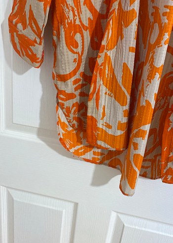 Düğmeli Turuncu Desenli Bol Kesim Keten Gömlek - Görsel 4