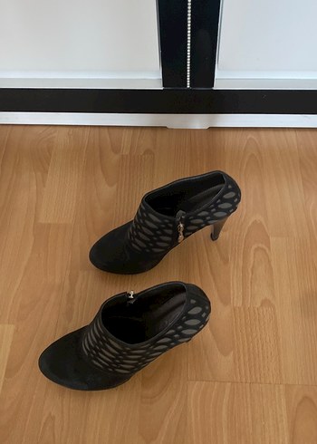 Siyah Zebra Desenli Tokalı Stiletto Kadın Bot - Görsel 3