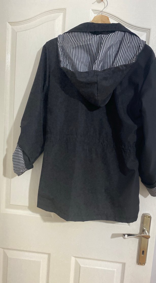 Düğmeli Siyah Midi Kadın trenckot - Görsel 3