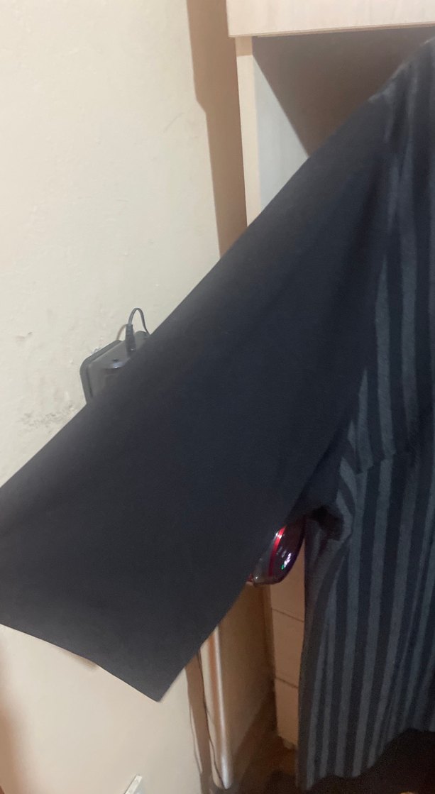 V Yaka Siyah Midi elbise - Görsel 3