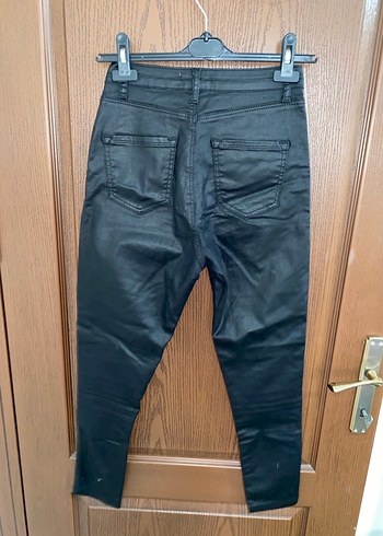 Kadın Siyah Deri Kemerli Normal Boy Jean - Görsel 4