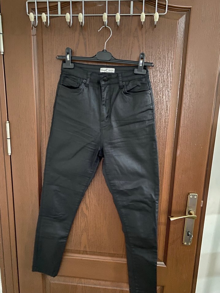 Kadın Siyah Deri Kemerli Normal Boy Jean - Görsel 2