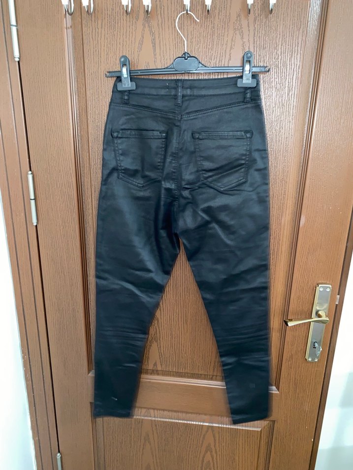 Kadın Siyah Deri Kemerli Normal Boy Jean - Görsel 3