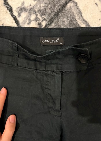 Düğmeli Siyah Kadın Bermuda Şort - Görsel 3