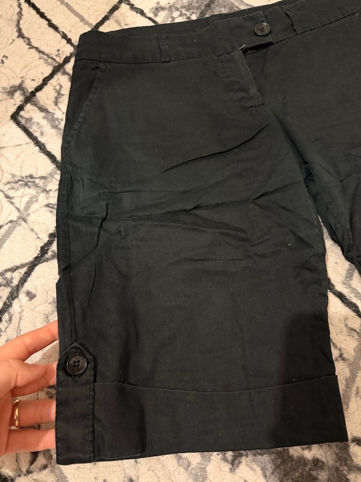 Düğmeli Siyah Kadın Bermuda Şort - Görsel 2