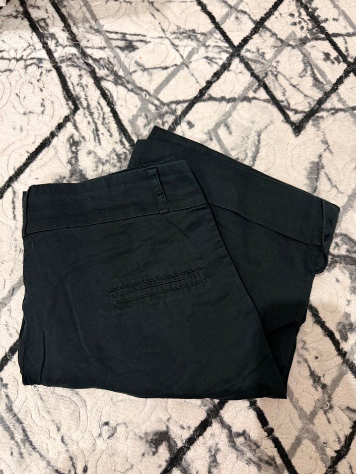 Düğmeli Siyah Kadın Bermuda Şort - Görsel 5