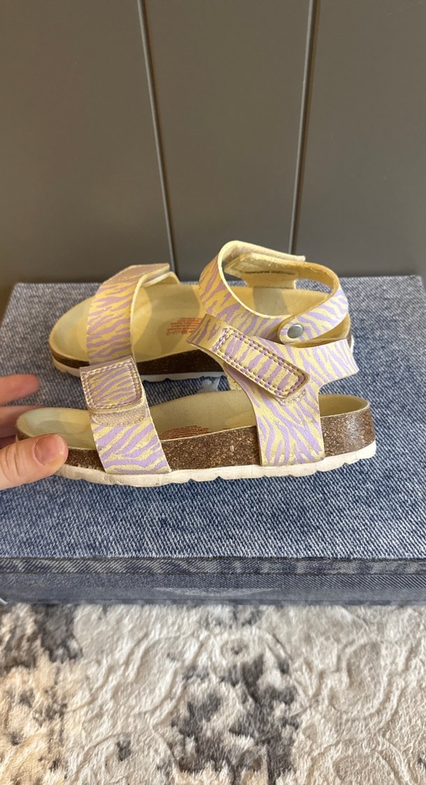 Kız Çocuk Sarı Zebra Desenli Cırt Cırtlı Terlik - Görsel 2