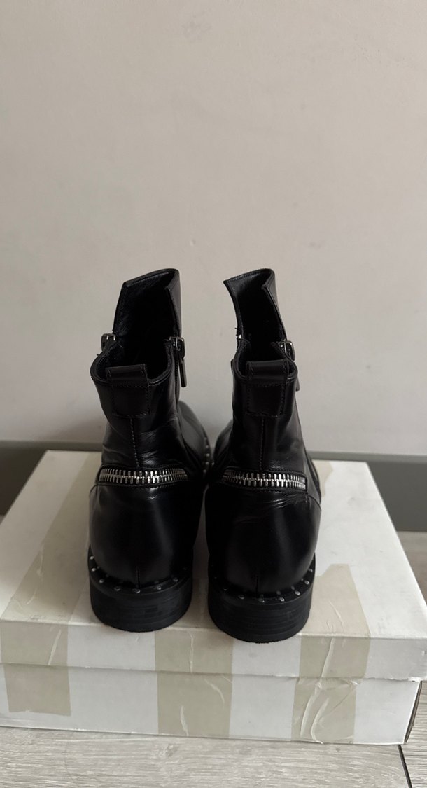 Kadın Siyah Deri Blok Topuklu Bot - Görsel 3