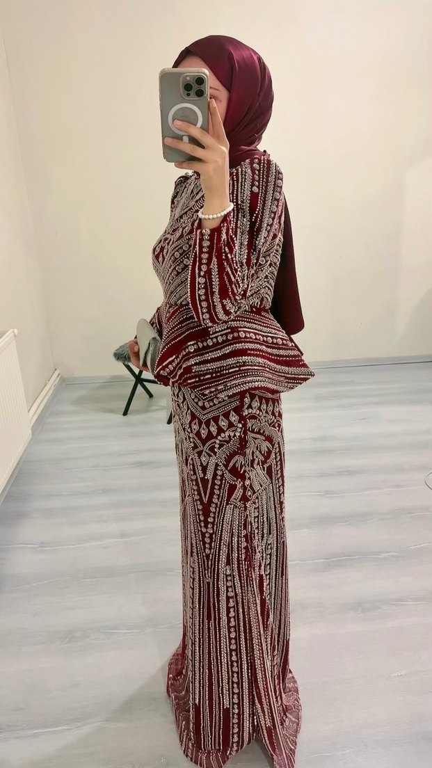 İnci İşlemeli Bordo Uzun Abiye Elbise kiralık - Görsel 2