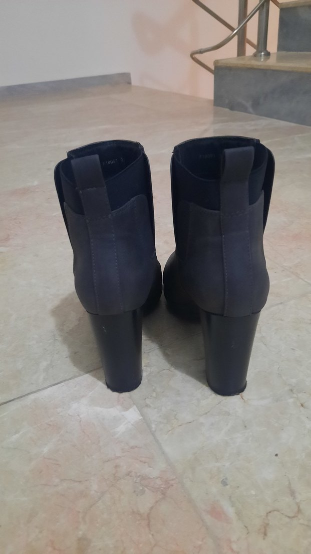 Gri Süet Kadın Topuklu Bot - Görsel 4