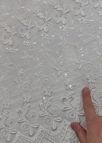 Beyaz Nakışlı Yatak Örtüsü - Görsel 3