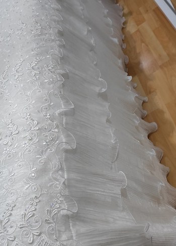 Beyaz Nakışlı Yatak Örtüsü - Görsel 2