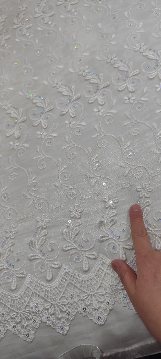 Beyaz Nakışlı Yatak Örtüsü - Görsel 3