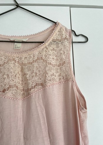 Dantel Detaylı Pembe Kolsuz Bluz - Görsel 2