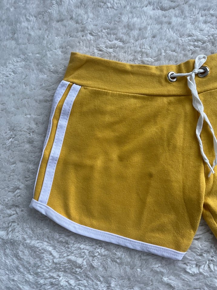 Sarı Mini Spor Şort - Görsel 3
