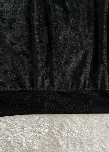 Kadife omzu açık bluz - Görsel 4