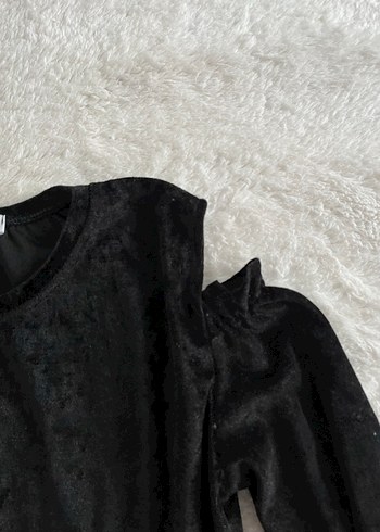 Kadife omzu açık bluz - Görsel 3