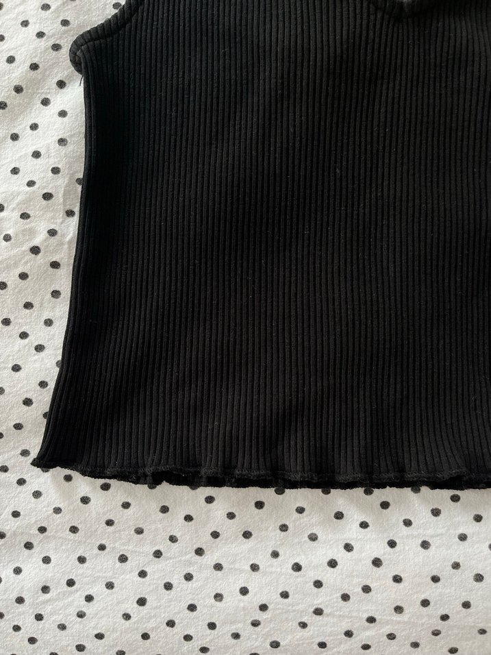 Siyah V Yaka Crop - Görsel 4