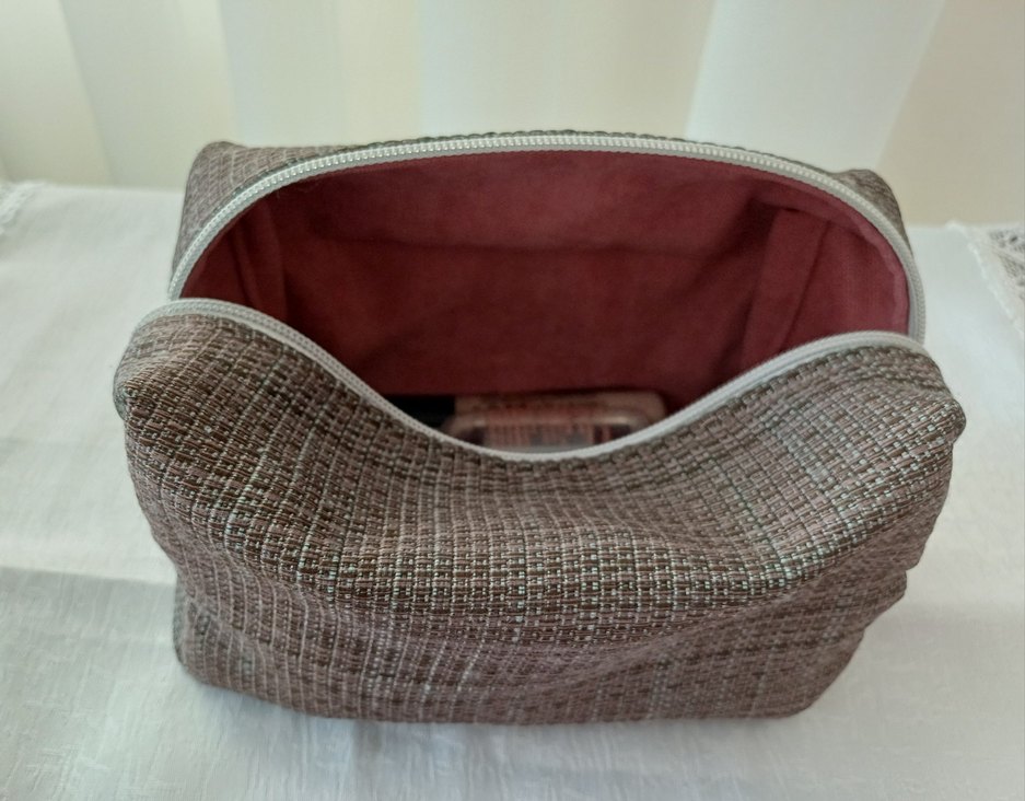 Kadın Makyaj Çantası - Görsel 3