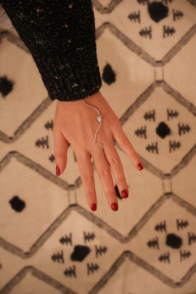 Zincir Detaylı Gri Leopar Şahmeran - Görsel 5