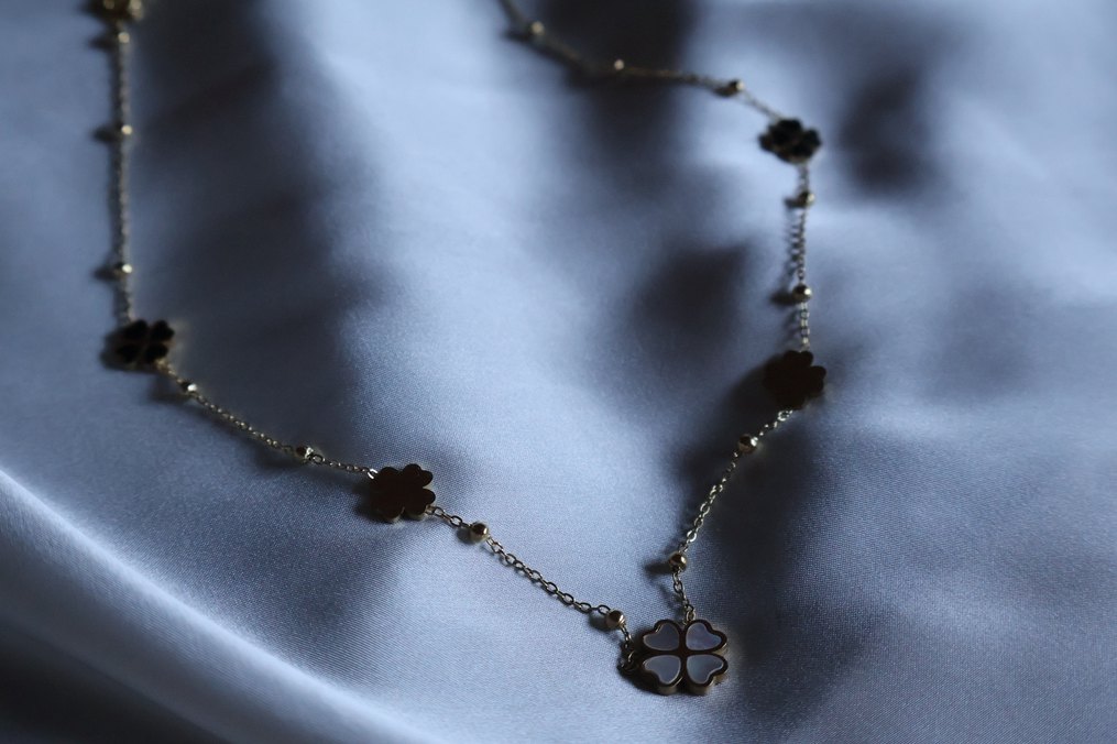 Van Cleef Yonca Kolye - Görsel 3