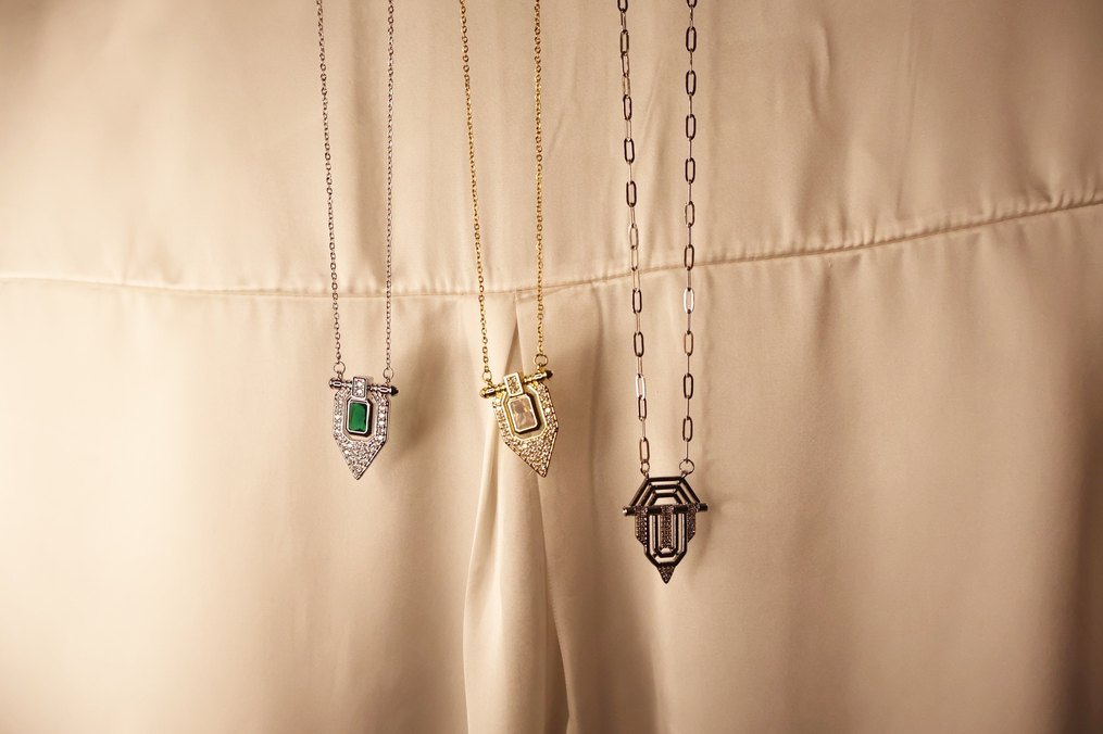 Altın Zincir Detaylı Kadın Kolye - Görsel 5