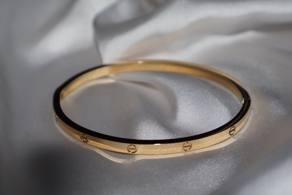 Cartier Love model Kadın Bilezik - Görsel 3