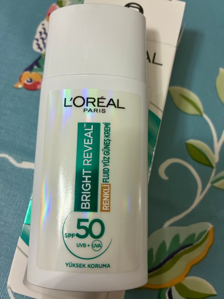 Loreal Paris bright reveal renkli fluid yüz güneş kremi - Görsel 3