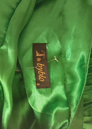 Uzun Parlak Yeşil Drapeli Abiye Elbise - Görsel 4