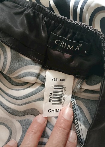 Desenli straplez diz altı elbise - Görsel 3